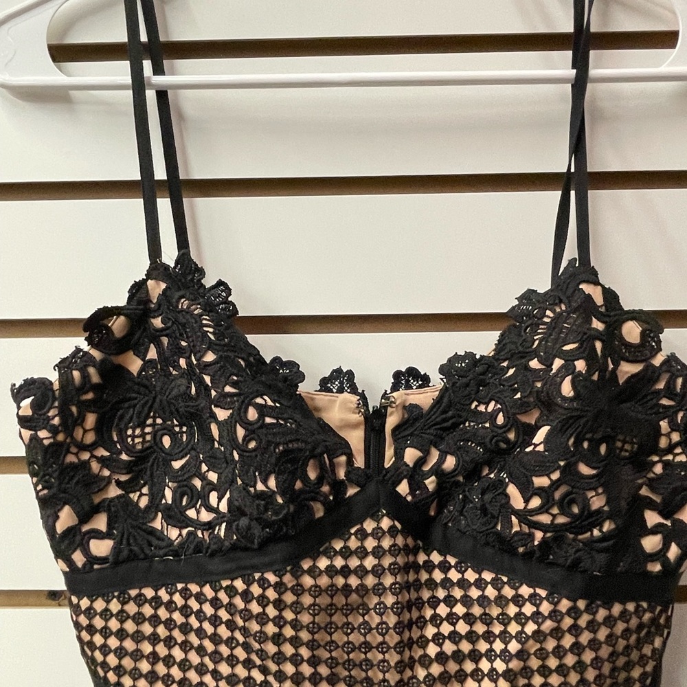 EUC THEORY black lace overlay on nude dress size 4